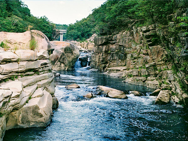 Yasakakyo Gorge